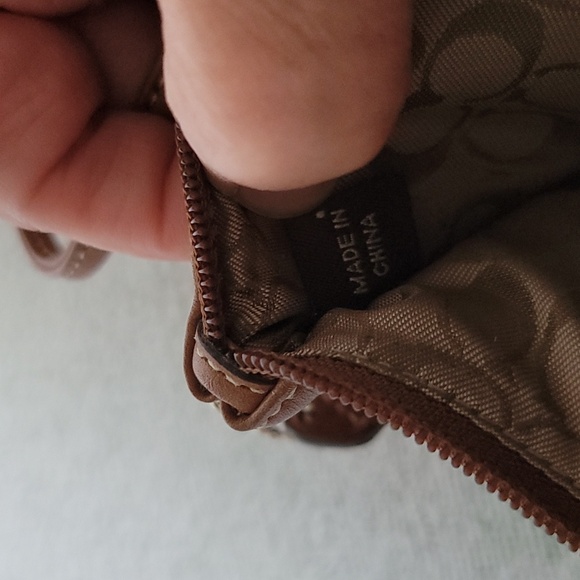 Coach brown leather wristlet - Picture 11 of 13